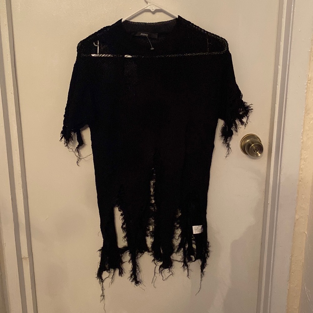 Black shirt sleeve sweater